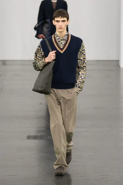 Look 28